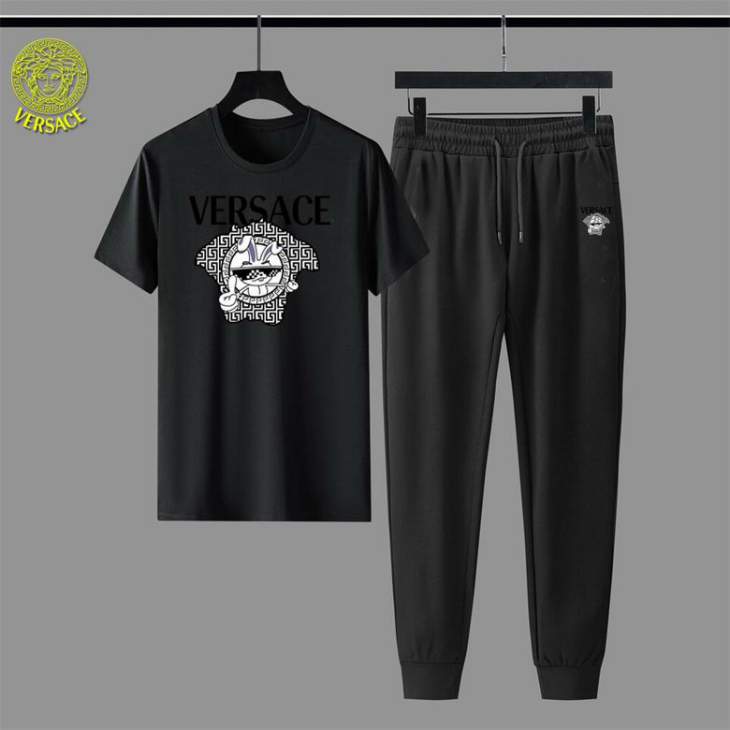 Picture of Versace Shirt Pant Suits _SKUVersaceM-5XL12yn20425091
